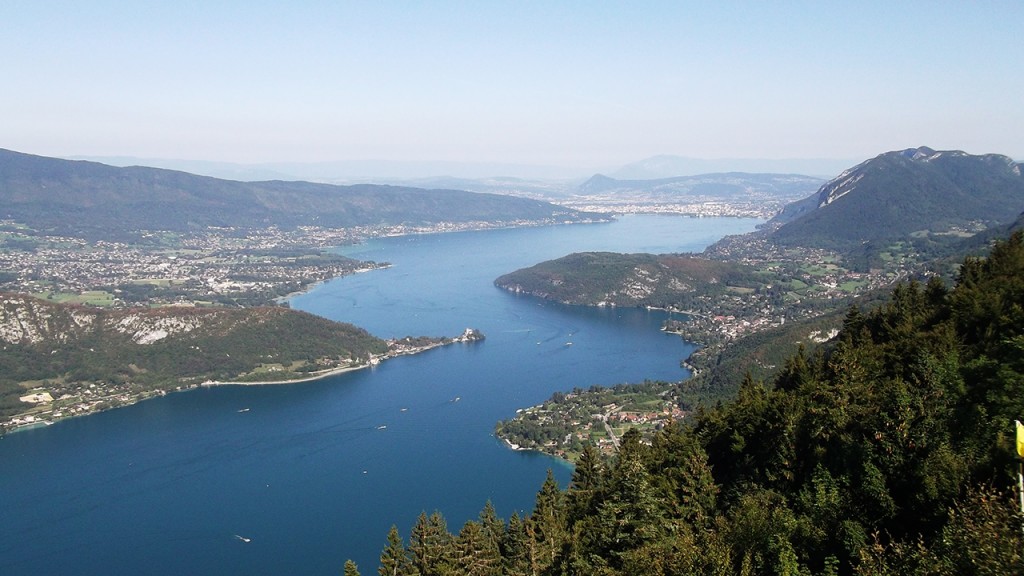 Vue du Lac d’Annecy depuis le Col de la Forclaz de Montmin (photo Alpes4ever)